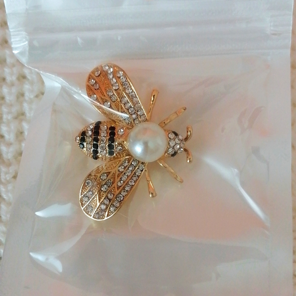 Luxury Brooch Crystal (Rhinestones)